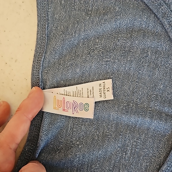 Bundle of 2 LuLaRoe tops - Picture 2 of 5